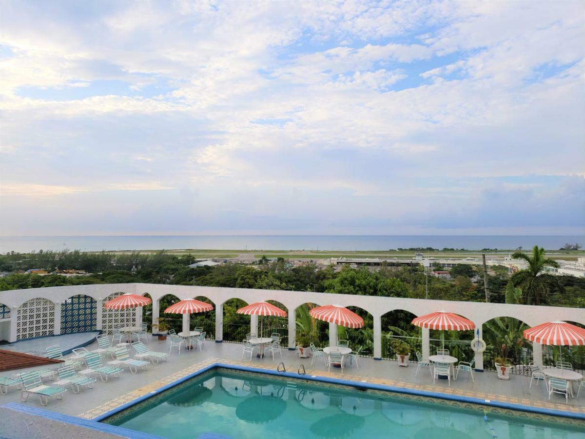 Montego Hotel Montego Bay Exterior photo